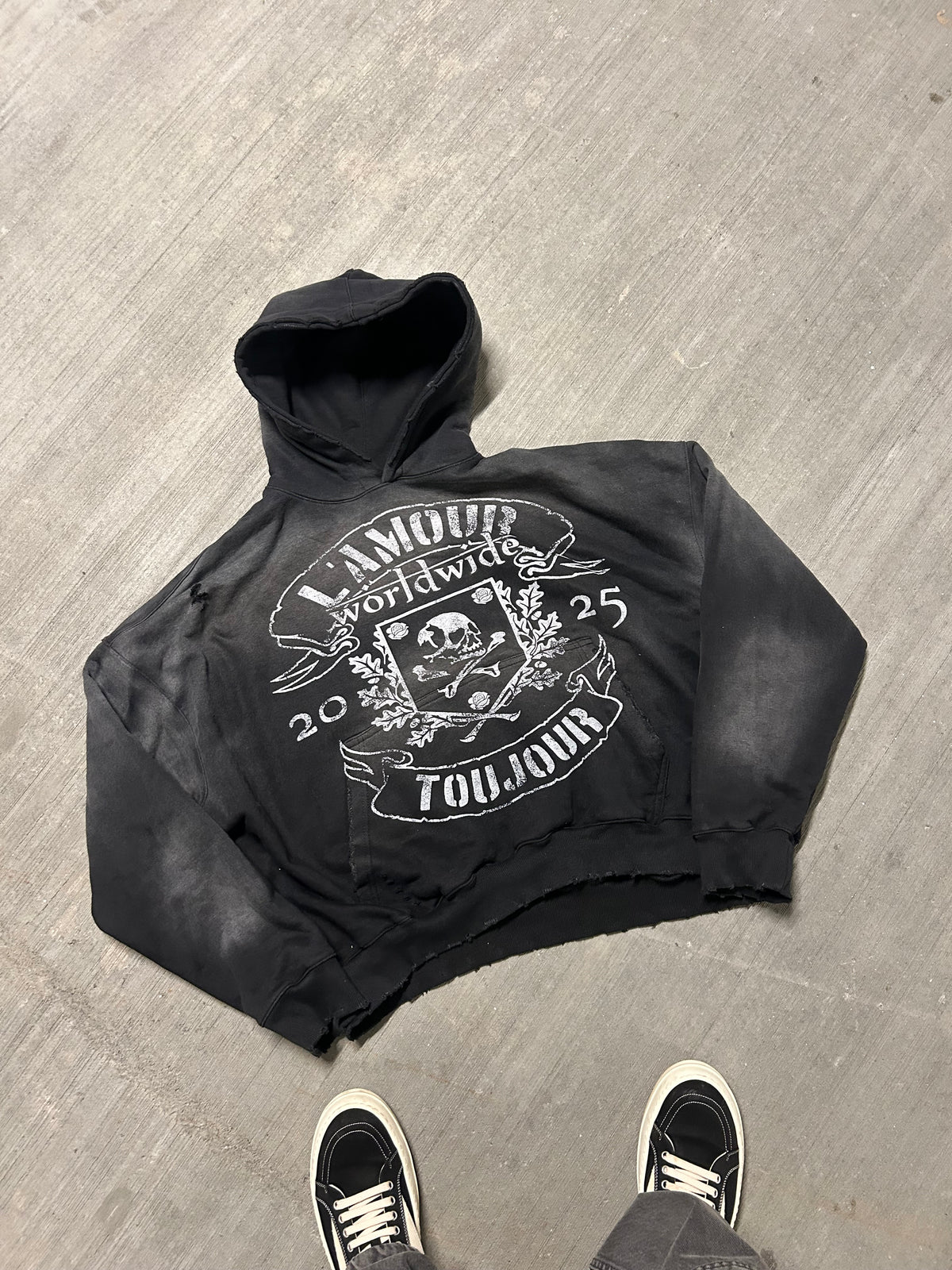 WORLD TOUR HOODIE